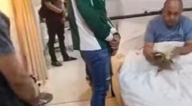 Keterangan Poto: Penangkapan HW oleh Unit Resmob Satreskrim Polres Metro Bekasi di salah satu Hotel Cikarang