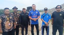 Doc istimewa: H.Jenal Aripin beserta pemerintah Sukasari dan TNI,POLRI bersama PJTII menurunkan 20 Truk material sirtu di purwakarta