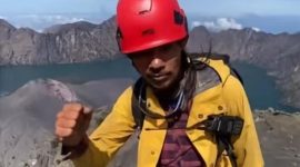 Keterangan Poto: Agam seorang porter gunung rinjani