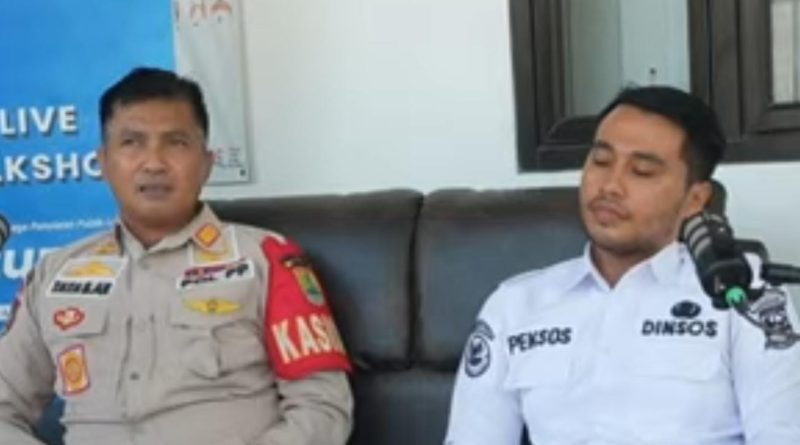 Kasi Opsdal Satpol PP, Tata suparta dan Asep Supriadi pekerja sosial Ahli pertama Dinsos kabupaten Karawang