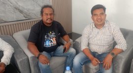 Ketua Paguyuban Sundawani Karawang, H. Ranzes Iman Sudirman, bersama Ketua GMBI Distrik Kabupaten Karawang, Asep Mulyana