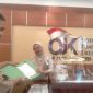 Doc istimewa: pengacara Iwan Gunawan saat menyerahkan surat audensi ke OJK Jawa Barat
