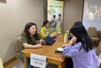 Konsultasi bersama dokter dari Kalbe Nutritionals kepada karyawan perkantoran area Jakarta