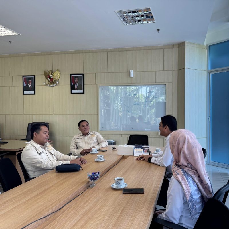 Keterangan Poto: Pengurus Asosiasi Media Konvergensi Indonesia (AMKI) Jawa Barat melakukan kunjungan silaturahmi ke kantor Dinas Bina Marga dan Penataan Ruang (DBMPR) Provinsi Jawa Barat