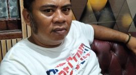 Aktivis Karawang, Budi Santosa, yang akrab disapa Lurah Totoang