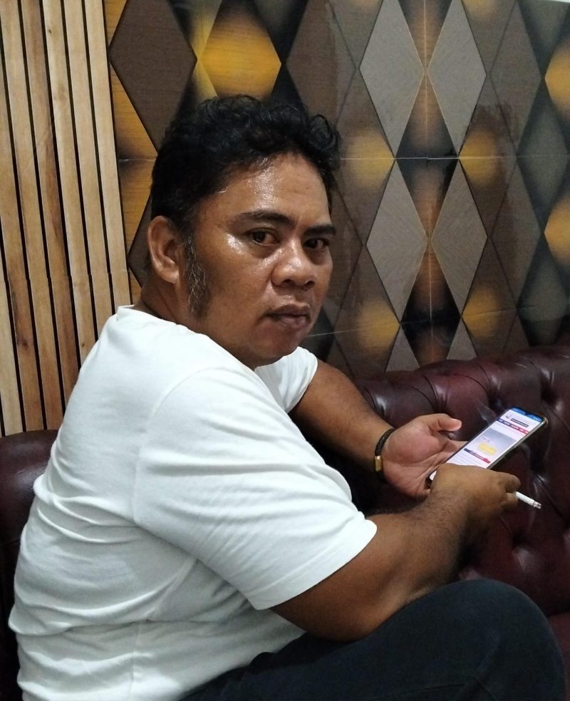 Aktivis Karawang Budi Santosa yang akrab disapa Lurah Totoang