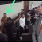 Poto screenshot video saat Kadinkes Karawang meninggalkan tempat duduknya 