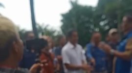 Foto screenshot dari video saat Kepala desa Purwadana dan Kepala desa Wadas 