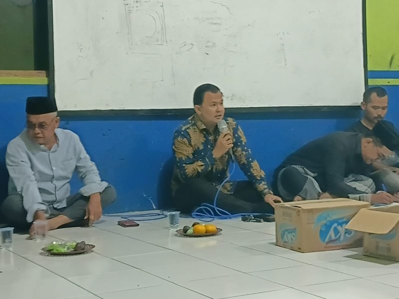 Keterangan Poto: warga kelurahan plawad saat rapat pembentukan tim 9 pemilihan rukun warga baru