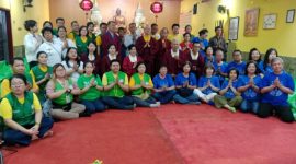 Keterangan Poto: Yayasan Ema Sian Jin Ku Poh bersama Vihara Buddha Loka Karawang menggelar kegiatan bakti sosial peduli banjir di karawang (istimewa)