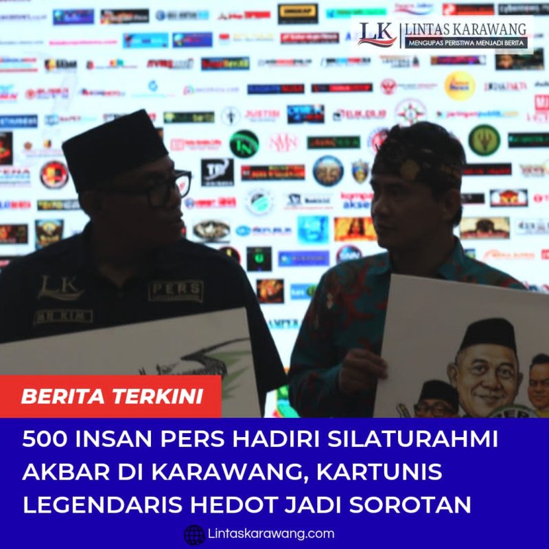 Keterangan Poto: Momen penyerahan cenderamata karikatur (doc istimewa)