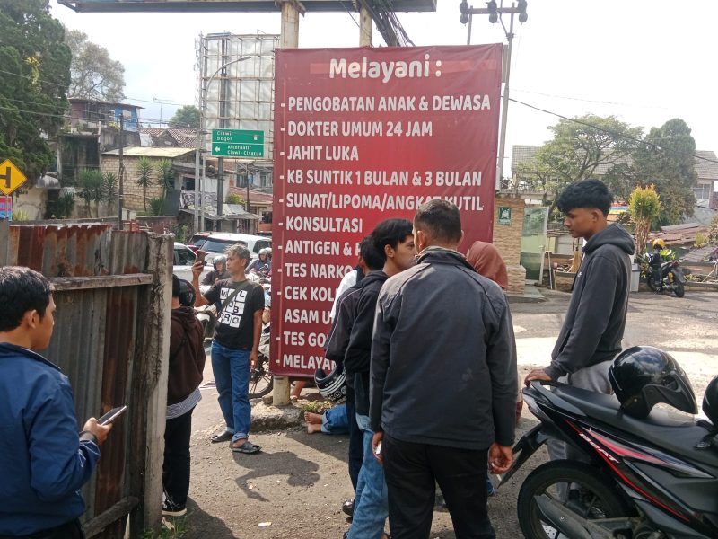 Keterangan Poto: wisatawan asal Karawang dan Depok memadati wisata puncak Bogor (doc istimewa)