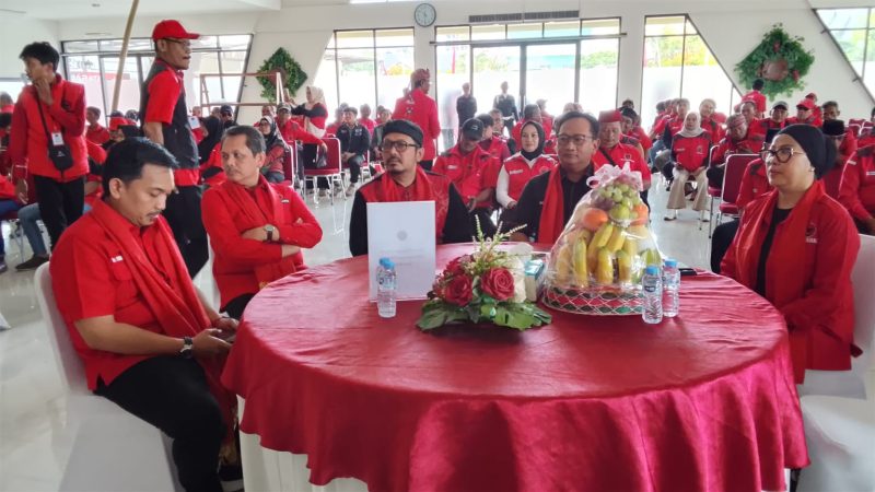 Keterangan Poto: Konsolidasi internal serta penyerahan dan sosialisasi Surat Keputusan (SK) DPP PDI Perjuangan untuk kepengurusan DPC Kabupaten Karawang masa bakti 2025–2030 (doc istimewa)