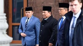 Keterangan Poto: Sekretaris Kabinet (Seskab) Teddy Indra Wijaya mendampingi Presiden Prabowo Subianto pada kunjungan kenegaraan di Moskow Rusia