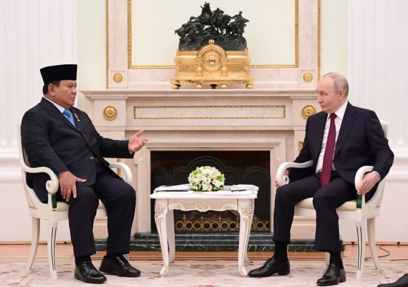 Keterangan Poto: Presiden Indonesia Prabowo Subianto berkunjung ke Rusia membahas bilateral dengan Presiden Federasi Rusia Vladimir Putin di Istana Kremlin Rusia