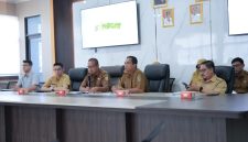 Keterangan Poto: Badan Pendapatan Daerah (Bapenda) terus mendorong transformasi digital dalam pengelolaan pajak daerah dengan menghadirkan Sistem Informasi Pajak Daerah Kabupaten Karawang (SIPAKAR)