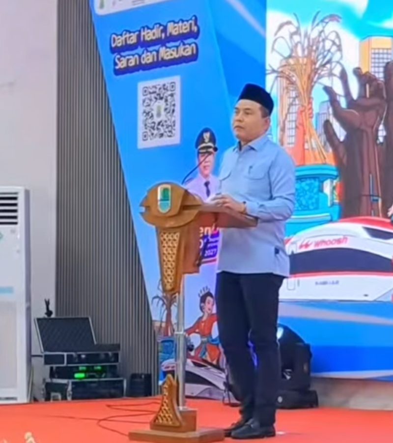 Ketua DPRD kabupaten Karawang Endang Sodikin saat memberikan sambutan 