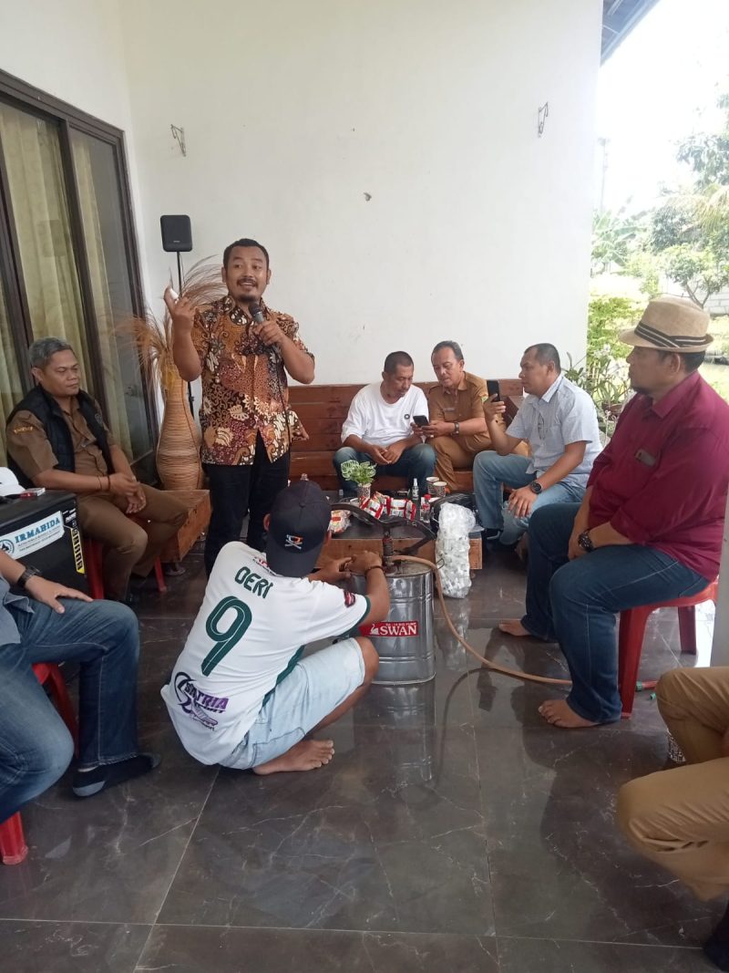 Keterangan Poto: Muhamad Anshar penemu Biosaka N level 1 Aktivasi 6 saat sosialisasi di Kecamatan Tirtamulya (doc. istimewa)