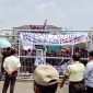 Keterangan Poto: Aksi Masa Ormas Gerakan Militansi Pejuang Indonesia saat unjuk rasa di gedung DPRD Karawang