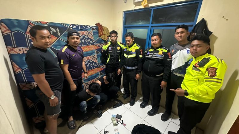 Jajaran Satuan Lalu Lintas (Satlantas) Polres Karawang berhasil mengamankan pengendara yang bawa narkotika jenis sabu saat penertiban kendaraan