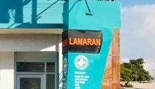 Keterangan Poto: Media Reklame milik Klinik Lamaran dipasang di tiang listrik milik PLN