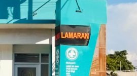 Keterangan Poto: Media Reklame milik Klinik Lamaran dipasang di tiang listrik milik PLN