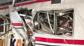 Keterangan Poto: kereta api jarak jauh Argo Bromo Anggrek tabrak KRL di Stasiun Bekasi Timur