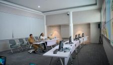 Keterangan Poto: Webinar penurunan stunting melalui penguatan intervensi 3B (ibu hamil, ibu menyusui, dan balita) di gedung Singaperbangsa Pemda Karawang