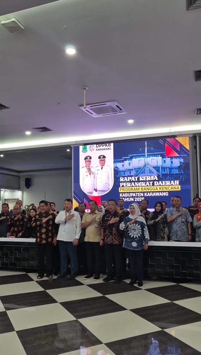 Keterangan Poto: Aep Syaepuloh Bupati Karawang saat menghadiri Rapat Kerja Daerah (Rakerda)