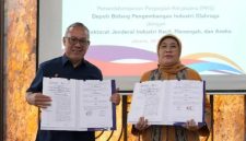 Keterangan Poto: Kementerian Pemuda dan Olahraga (Kemenpora RI) bersama Kementerian Perindustrian (Kemenperin RI) teken PKS / Sumber Kemenpora.go.id