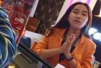 Keterangan Foto: Video TikTok milik @s.sadewi di Inul Vizta karaoke