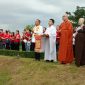 Keterangan Foto: umat Buddha dari tangerang melakukan meditasi religi ke Karawang