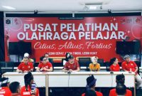 Keterangan Foto: Wakil Menteri Sosial Republik Indonesia Agus Jabo Priyono menghadiri pelepasan Kontingen Nasional Indonesia Garuda Baru Street Soccer yang akan mewakili Indonesia pada ajang Street Child World Cup di Mexico