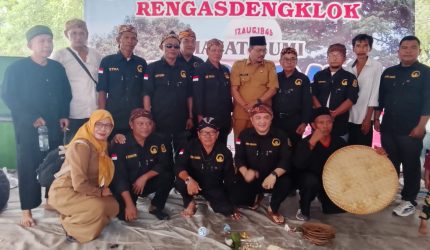 Keterangan Foto: Tradisi Hajat Bumi melalui pesta rakyat Babarit berlangsung semarak di Pendopo Bojong Tugu, Kecamatan Rengasdengklok