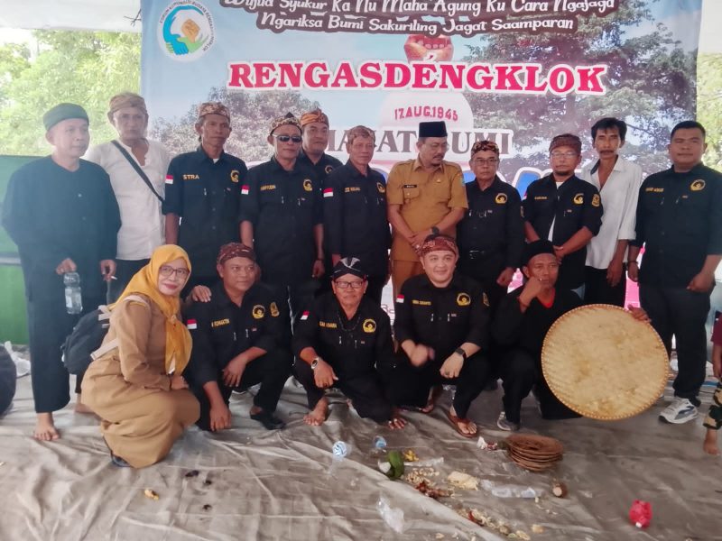 Keterangan Foto: Tradisi Hajat Bumi melalui pesta rakyat Babarit berlangsung semarak di Pendopo Bojong Tugu, Kecamatan Rengasdengklok