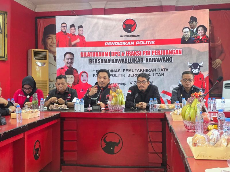 Keterangan Foto: BAWASLU berkunjung ke kantor DPC PDIP membahas pemutakhiran data kepengurusan partai politik serta penguatan kelembagaan