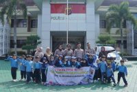 Keterangan Foto: AKP Sudiriyanto Kasat Lantas Kepolisian Resor Karawang saat kegiatan edukatif polisi sahabat anak (polsanak)