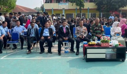 Keterangan Foto: 585 siswa dan siswi SMKN 3 Karawang dinyatakan lulus 100 persen pada tahun ajaran 2025/2026