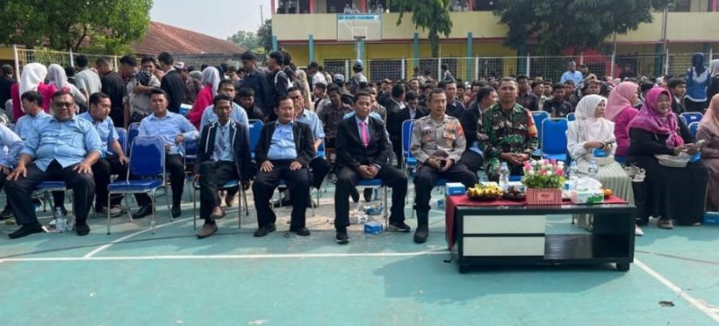 Keterangan Foto: 585 siswa dan siswi SMKN 3 Karawang dinyatakan lulus 100 persen pada tahun ajaran 2025/2026
