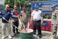 Keterangan Foto: Kurnia Panji Pamekas Kepala Lapas Kelas IIA Warungkiara menggelar kegiatan Ikrar Pemasyarakatan Bersih dari Halinar