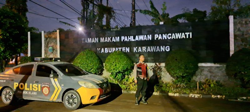 Keterangan Foto: Polsek Klari Polres Karawang mengintensifkan patroli malam melalui Kegiatan Rutin Yang Ditingkatkan (KRYD)