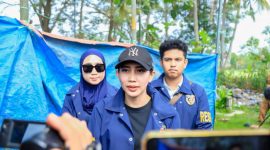 Keterangan Foto: Polres Karawang Polda Jabar melakukan ekshumasi atau pembongkaran makam korban untuk kepentingan autopsi forensik