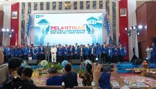 Keterangan Foto: Zulkifli Hasan Ketua Umum PAN resmi melantik dan mengukuhkan jajaran pengurus DPW Jawa Barat di Hotel Sutan Raja Bandung
