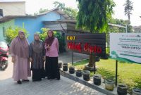 Keterangan Foto: Kelompok Wanita Tani (KWT) Mbah Cipto di Perumahan Bumi Telukjambe