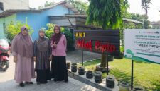 Keterangan Foto: Kelompok Wanita Tani (KWT) Mbah Cipto di Perumahan Bumi Telukjambe