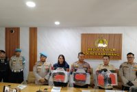 Keterangan Foto: Jajaran Polres Karawang konferensi pers terkait pembunuhan pelajar di daerah batujaya