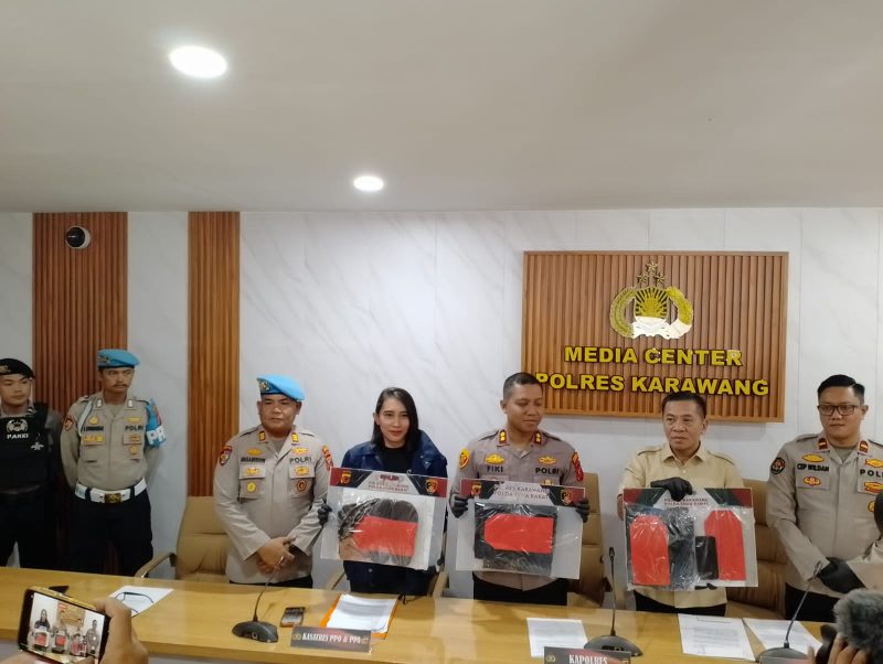 Keterangan Foto: Jajaran Polres Karawang konferensi pers terkait pembunuhan pelajar di daerah batujaya