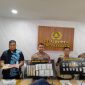 Keterangan Foto: Konferensi Pers AKBP Fiki N. Ardiansyah Kapolres Karawang,  beserta jajarannya tangkap dan bongkar jaringan narkotika antar wilayah 