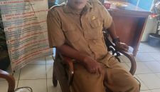 Keterangan Foto: Dedi Iskandar Kepala SMPN 2 Rawamerta
