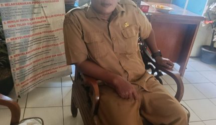 Keterangan Foto: Dedi Iskandar Kepala SMPN 2 Rawamerta